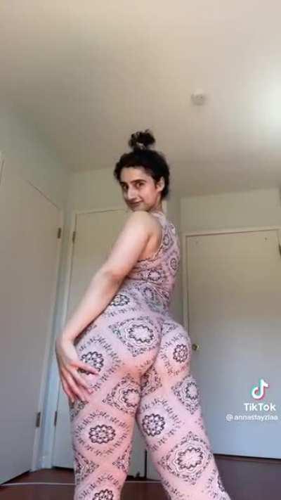 Imagine going to the store and seeing a ass like this😳🍑