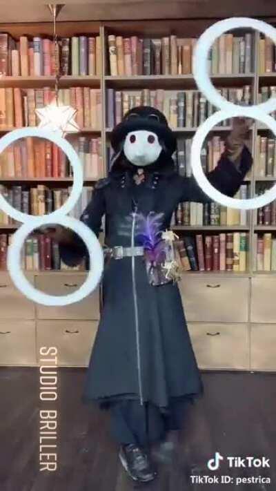 This is some skilled cosplay!