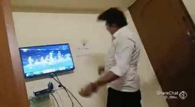 Scenario of every household last night 😂💛