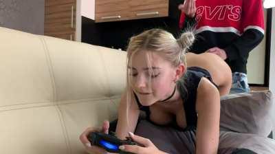 Eva Elfie fucked while gaming
