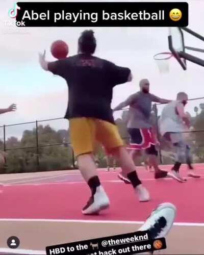 First time I’ve seen Abel’s legs 😂