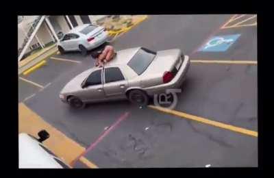 Full Video of woman getting her hand shut in the car door.