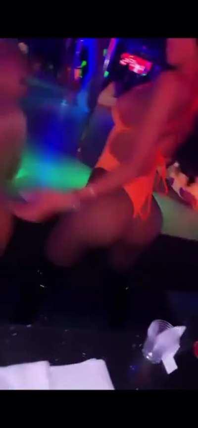 Kimbella Matos & Iamgianka 🍑🍑🔥🔥🔥🔥