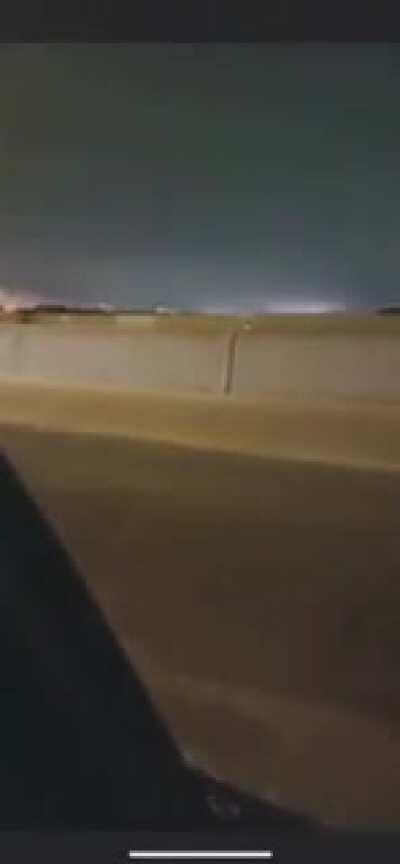 USA/Texas - I35w 50 car pileup in icy conditions (NOT my video)