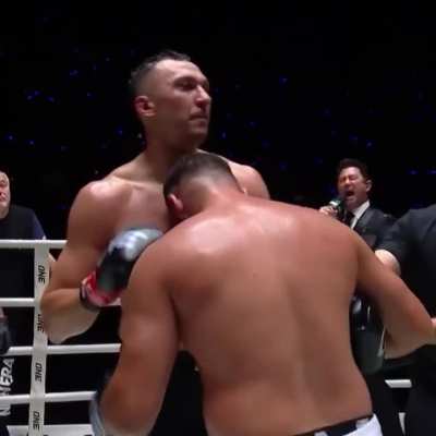 Samet Agdeve has upset Roman Kryklia to win the inaugural ONE Heavyweight Kickboxing World Championship!