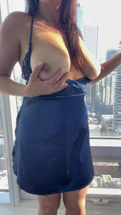 My 41yo body dream to be BANG in front of that window... It turns me on too much that everyone can see us (41)