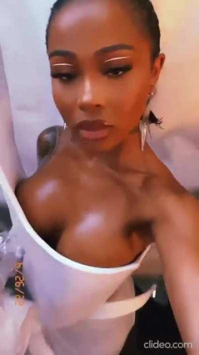 You have to see this Dress from above to really appreciate it 😍😍☺️