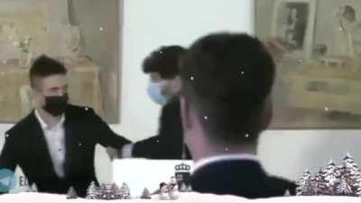 The holy Jab ™ doing its jab pefectly ♥♥♥💞😏😏😀😊😊😊😊🌸🌸💉💉