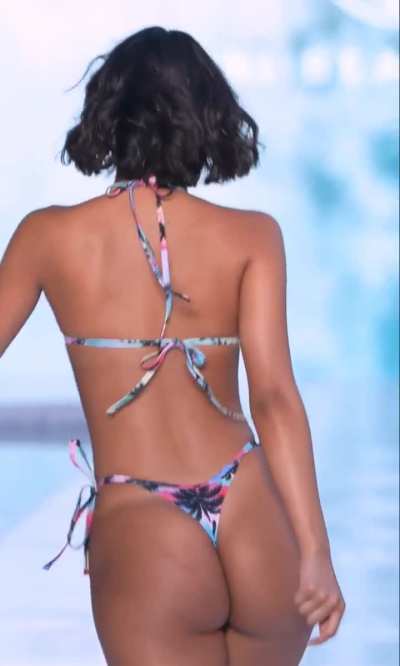 Isa Ludena - Omni Beach Life, Miami Swim Week 2025 (SloMo and normal)