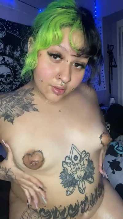 Come fuck around with a tatted milf with a fat pussy! 😈 I do all kinds of fetishes 💕 I'm available for [CAM] [SEXT] [RATE] [GFE]✨ Telegram: @angxlrose ✨ Snap: oh.babygxrl ✨ Kik: @angelxrosee