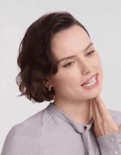 Daisy Ridley looks like a posh brat in need of a rough throatfucking.