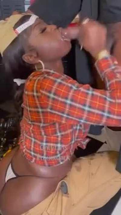 J3nny The Mf Plumber 🍫💀🔥 Full vid link in comments..!!!