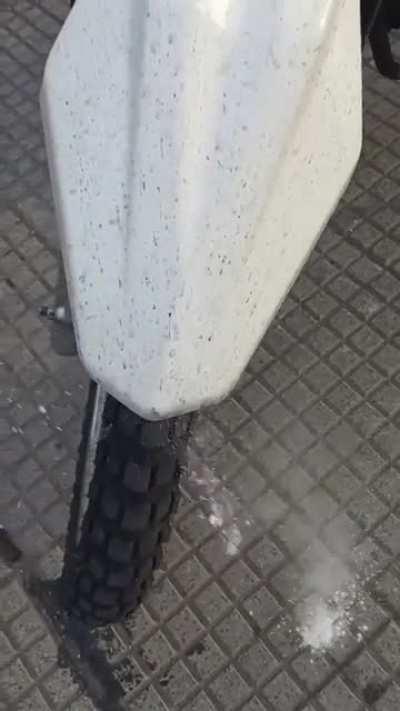 Fuuaaaa la moto del Diego.