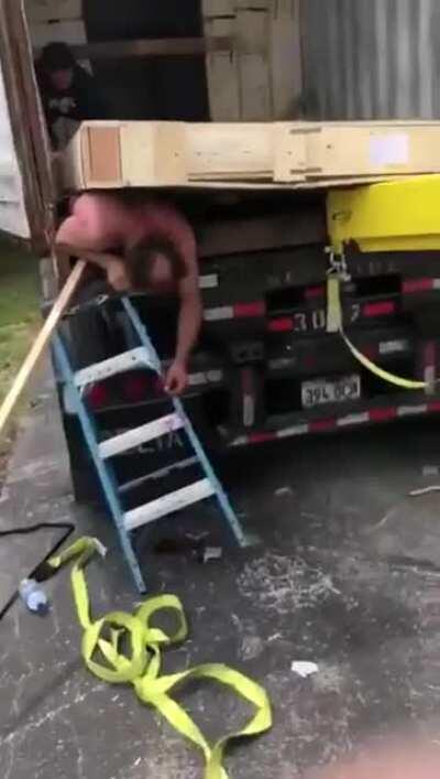 Glass is 𝑹𝑬𝑨𝑳𝑳𝒀 heavy...