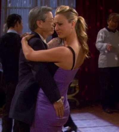 Kaley Cuoco's ass looks so good in that dress