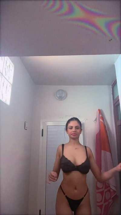 I'm home alone.. please cum over