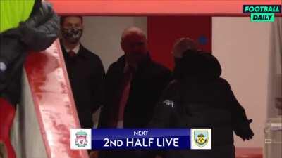 Klopp has a go at Dyche in the player tunnel at half time