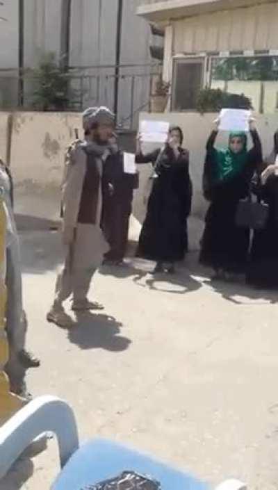 First protest of women in Kabul after Taliban takeover