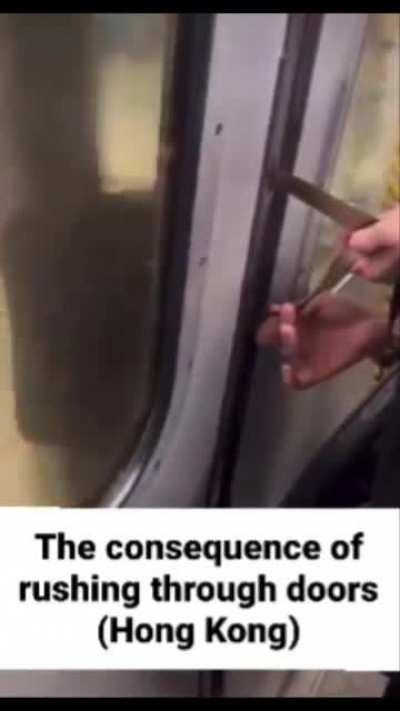 WCGW Rushing onto the train when doors were closing