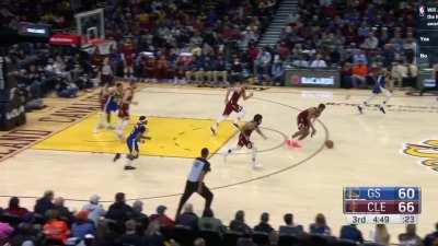 [Highlight] Ricky Rubio catches the Warrior's defense sleeping