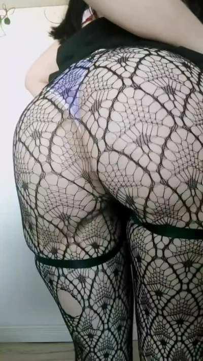 I hope you like my new outfit and that you want to give me a bite :P