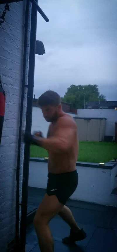 [m] Anyone up for some topless cardio? Could even lose the shorts 🤷🏼‍♂️😉