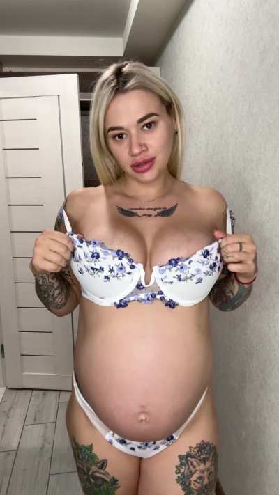 No way I’m keeping these 8-month milky tits covered