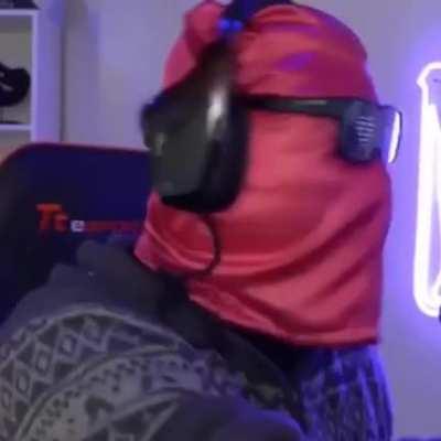 Yo a la hora de salida cuando el profesor sigue explicando: