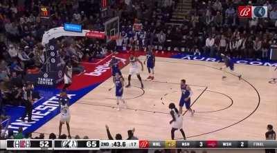 [Highlight] Surrounded by four defenders, Gobert grabs his 9th rebound and puts it in for his 19th points of the first half