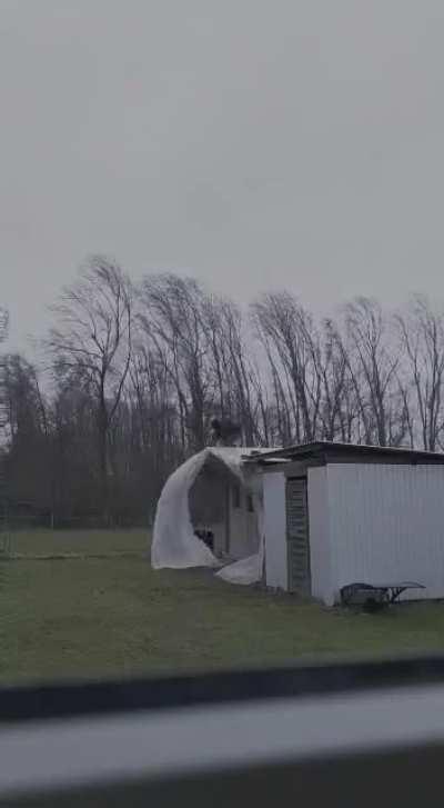 Securing a roof - 10/10