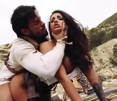 Susy gets fucked in doggy outdoor