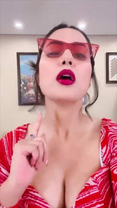 Who care what Hina Khan is doing if she let us see her massive cleavage