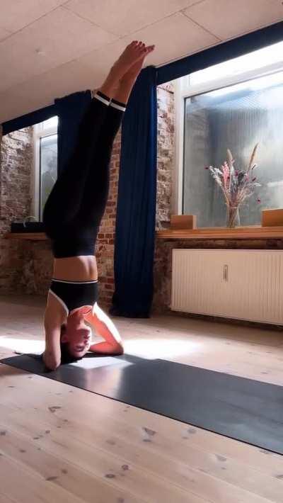 Dua Lipa is so tight