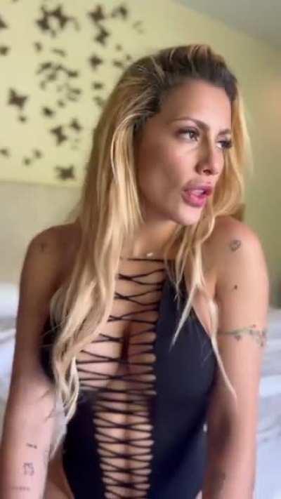 Kenia Gonzalez (@keniamusicr) [onlyfans]