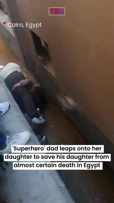 Dad shields his daughter with his body after she stepped into a train’s path