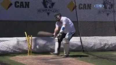 Piers Morgan shown no mercy from Brett Lee