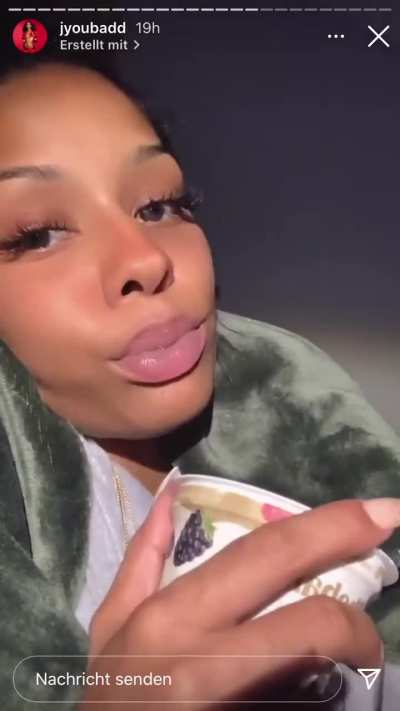 She stay seducing 😩