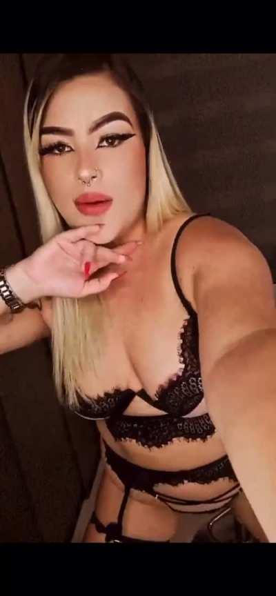 Waiting to be fucked, who’s down?🥵🍆