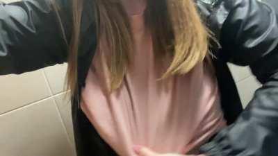 Public stuff is exhilarating... shall I try and push my boundaries a little more? (19F)