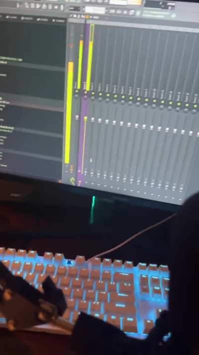 Weird blaring ear peircing noise when trying to record