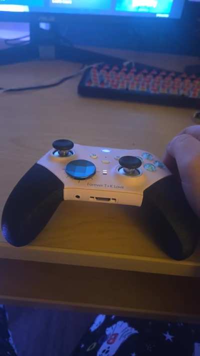 When I cleaned the sticks on the elite 2 this started after 2 hours