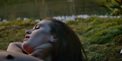 Jessica Brown Findlay in Brave New World [S1E6-2020]