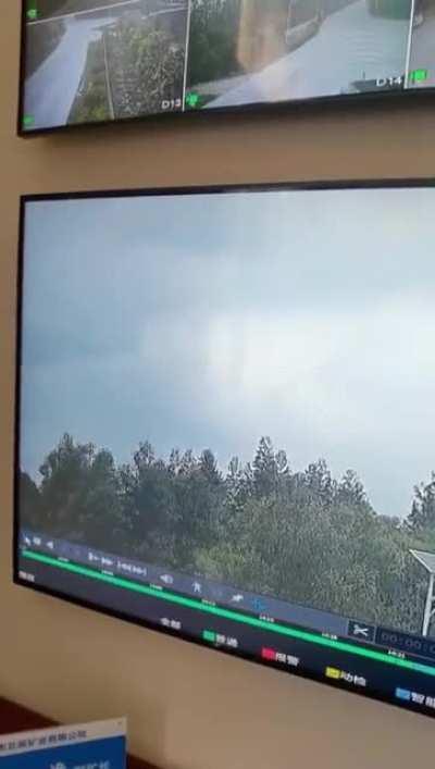 Final moments of MU5735 caught on CCTV - 3/21/22