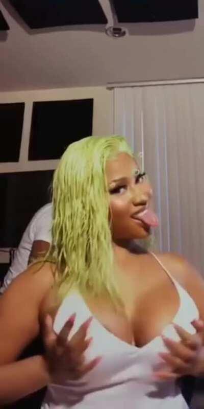 IG Live 9-3-19 - Titty Bounce & Nip Slip ENHANCED