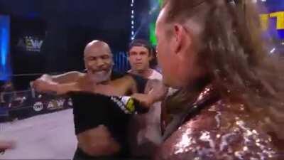 Когда ты Тайсон, но случайно надел рубаху Чака