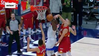 [Highlight] Jokic with the clutch block on Zion to seal the win