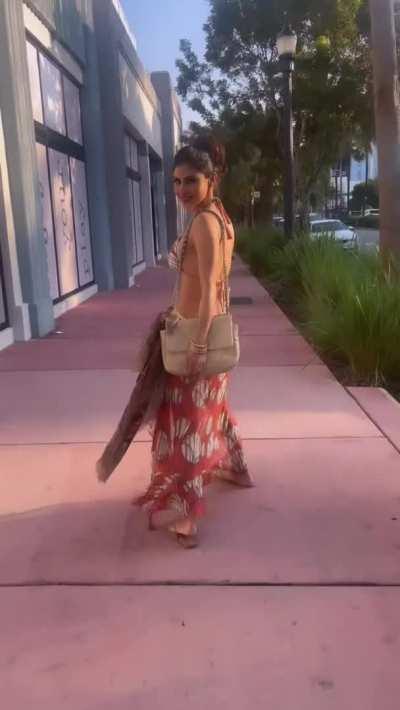 Bengali Jizzbin Mouni Roy Making her Husband a Cuckold by Whoring Herself in USA I've never cummed on Mouni roy but I know I'm gonna cum so hard after looking at Jiggling Boobies and She Deleted this Video After Shaggers pounce on her in Comments