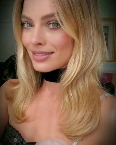 Margot Robbie is so gorgeous! I just want to fuck her silly