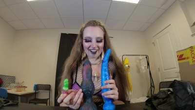 Unboxing and TESTING dildos from Uncover Creations!