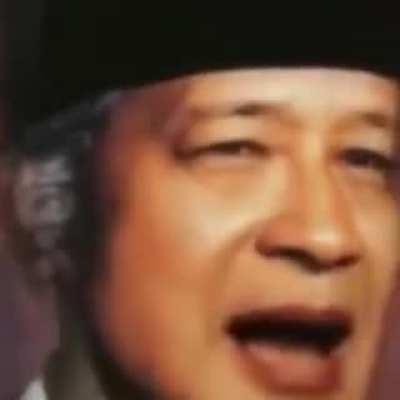 Tumben tadi ada tukang nasgor lewat sore-sore ...